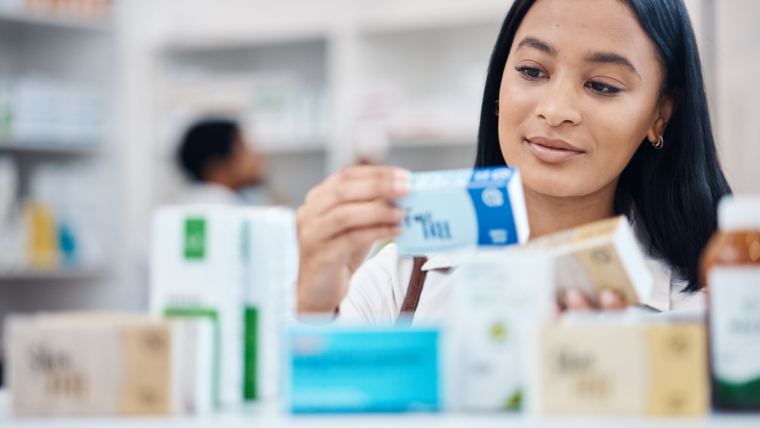 ¿Qué debe tener una empresa para importar productos médicos en Costa Rica?